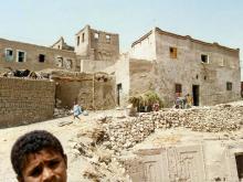 Puimre tomb 39 courtyard and houses above 1997