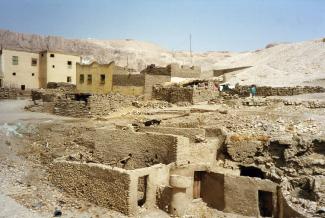 deserted Coptic group 1999 001